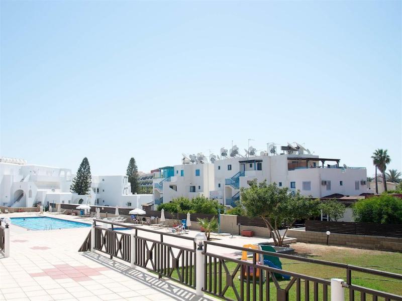 Polycarpia Hotel Pernera Εξωτερικό φωτογραφία
