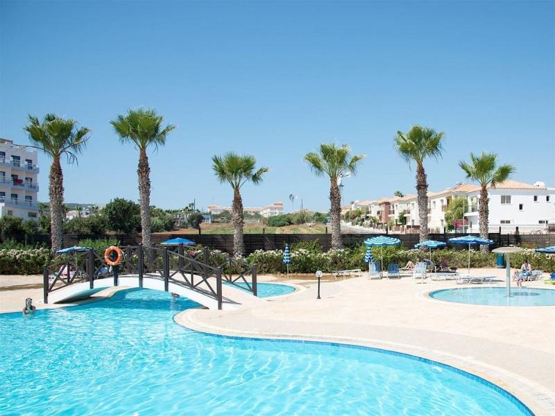 Polycarpia Hotel Pernera Εξωτερικό φωτογραφία